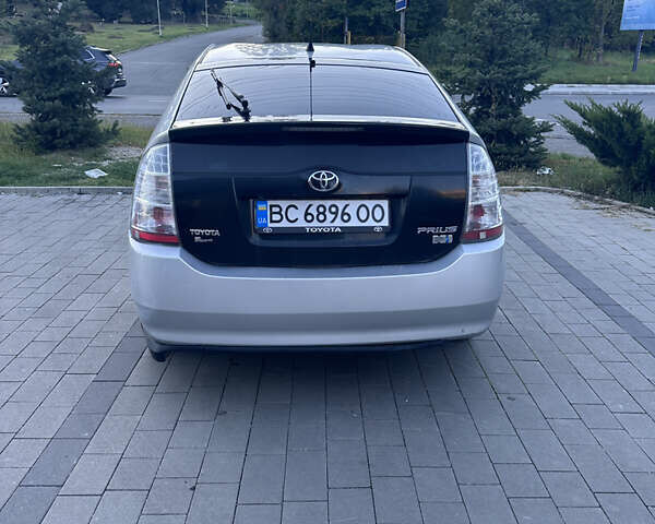 Серый Тойота Приус, объемом двигателя 1.5 л и пробегом 280 тыс. км за 4700 $, фото 1 на Automoto.ua