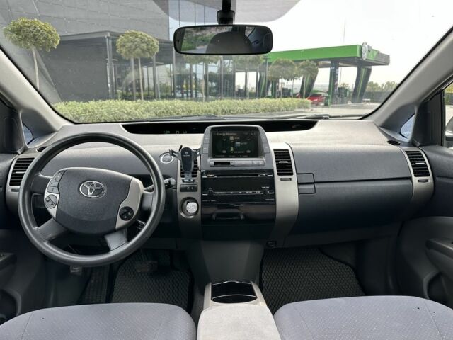 Серый Тойота Приус, объемом двигателя 1.5 л и пробегом 172 тыс. км за 5850 $, фото 8 на Automoto.ua