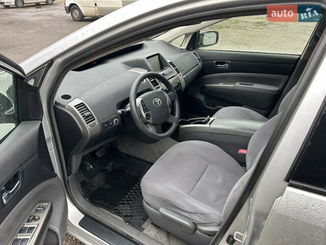 Серый Тойота Приус, объемом двигателя 1.5 л и пробегом 572 тыс. км за 4500 $, фото 6 на Automoto.ua