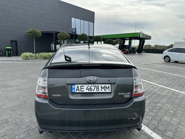 Серый Тойота Приус, объемом двигателя 1.5 л и пробегом 172 тыс. км за 5850 $, фото 4 на Automoto.ua