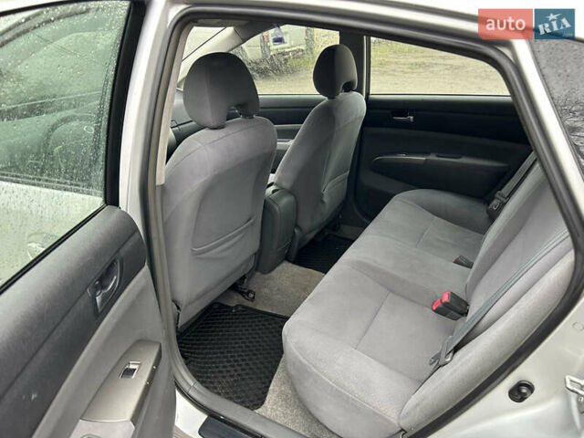 Серый Тойота Приус, объемом двигателя 1.5 л и пробегом 572 тыс. км за 4500 $, фото 7 на Automoto.ua