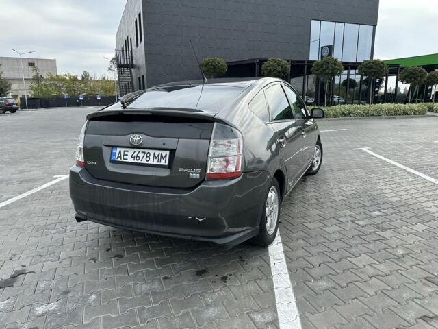 Серый Тойота Приус, объемом двигателя 1.5 л и пробегом 172 тыс. км за 5850 $, фото 6 на Automoto.ua
