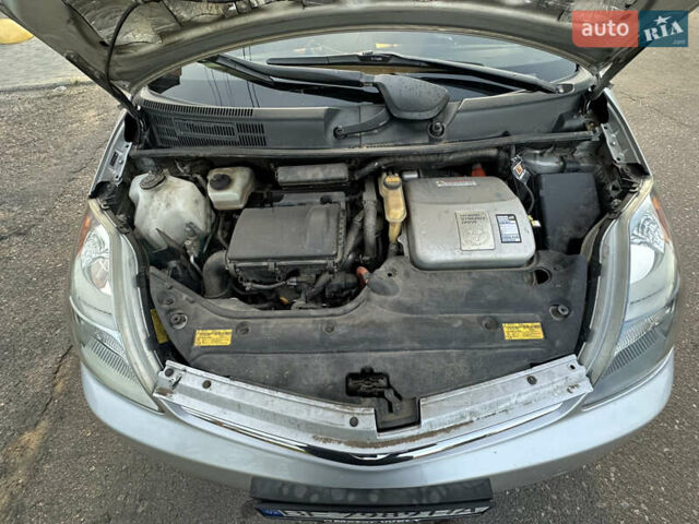 Серый Тойота Приус, объемом двигателя 1.5 л и пробегом 232 тыс. км за 6000 $, фото 20 на Automoto.ua