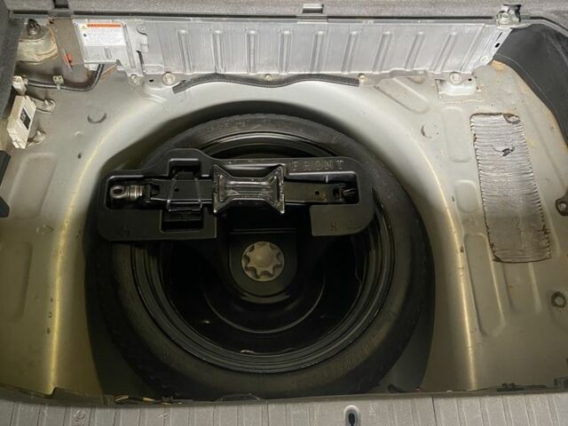 Сірий Тойота Пріус, об'ємом двигуна 1.5 л та пробігом 350 тис. км за 6500 $, фото 11 на Automoto.ua