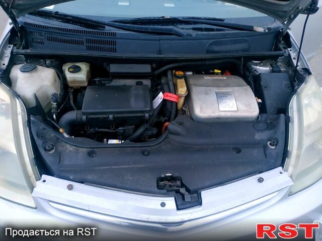 Сірий Тойота Пріус, об'ємом двигуна 1.5 л та пробігом 250 тис. км за 4999 $, фото 12 на Automoto.ua