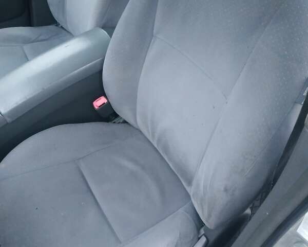 Серый Тойота Приус, объемом двигателя 1.5 л и пробегом 250 тыс. км за 4999 $, фото 55 на Automoto.ua