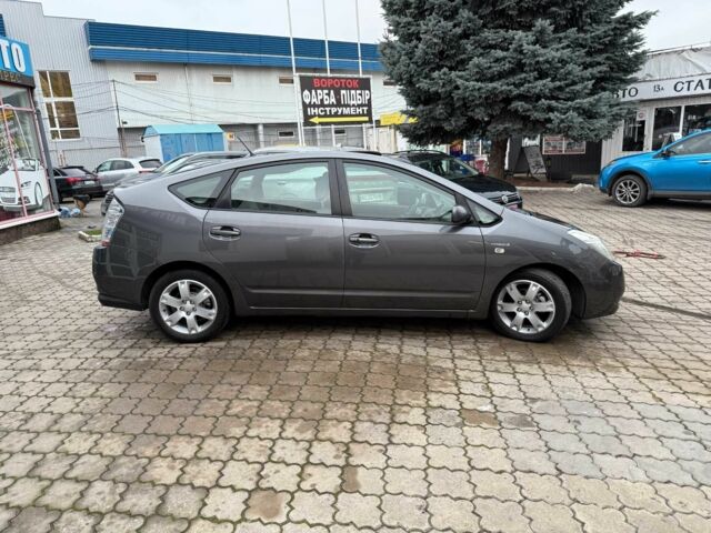 Серый Тойота Приус, объемом двигателя 1.5 л и пробегом 278 тыс. км за 7650 $, фото 3 на Automoto.ua