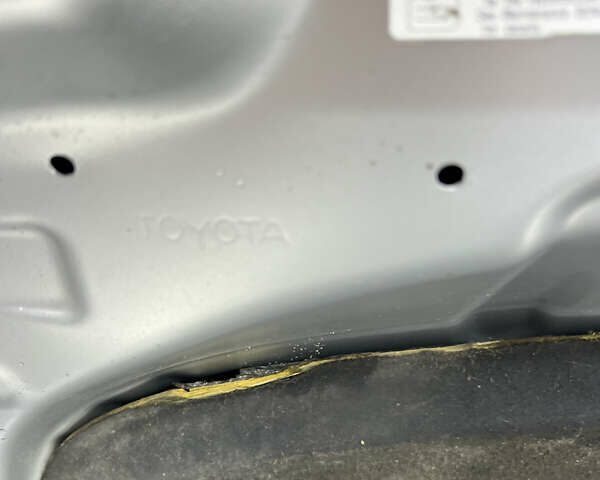 Серый Тойота Приус, объемом двигателя 1.5 л и пробегом 275 тыс. км за 5870 $, фото 12 на Automoto.ua