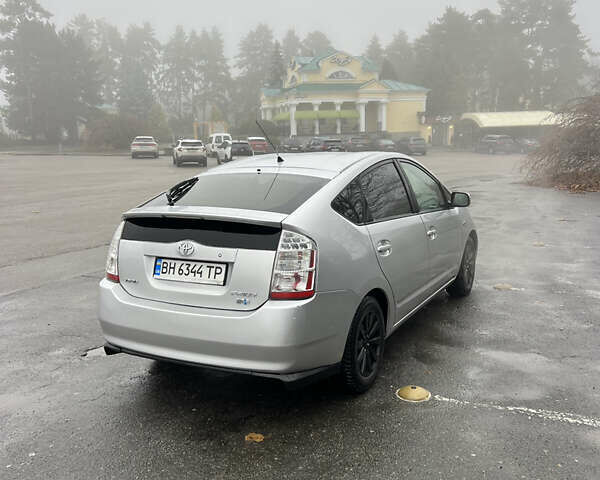 Серый Тойота Приус, объемом двигателя 1.5 л и пробегом 275 тыс. км за 5870 $, фото 5 на Automoto.ua
