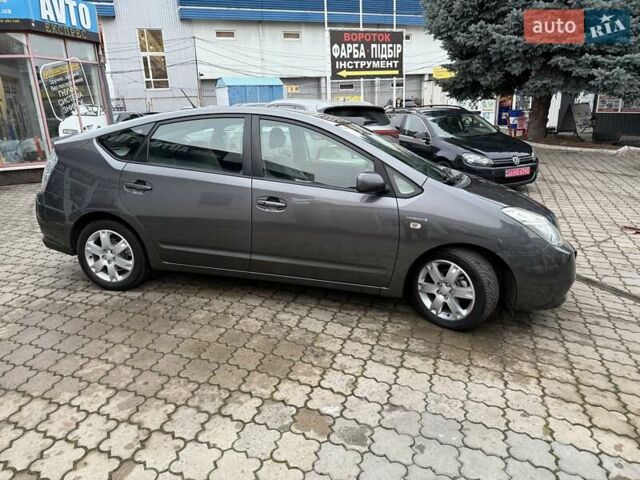 Серый Тойота Приус, объемом двигателя 1.5 л и пробегом 278 тыс. км за 7650 $, фото 4 на Automoto.ua