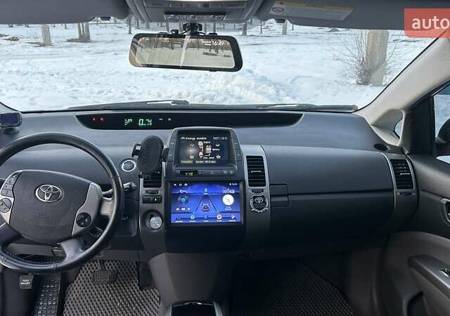 Серый Тойота Приус, объемом двигателя 1.5 л и пробегом 250 тыс. км за 7999 $, фото 18 на Automoto.ua