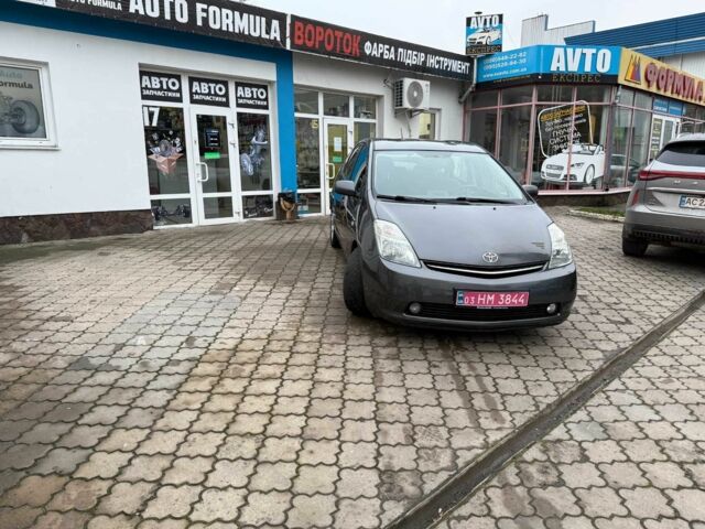 Серый Тойота Приус, объемом двигателя 1.5 л и пробегом 278 тыс. км за 7650 $, фото 1 на Automoto.ua