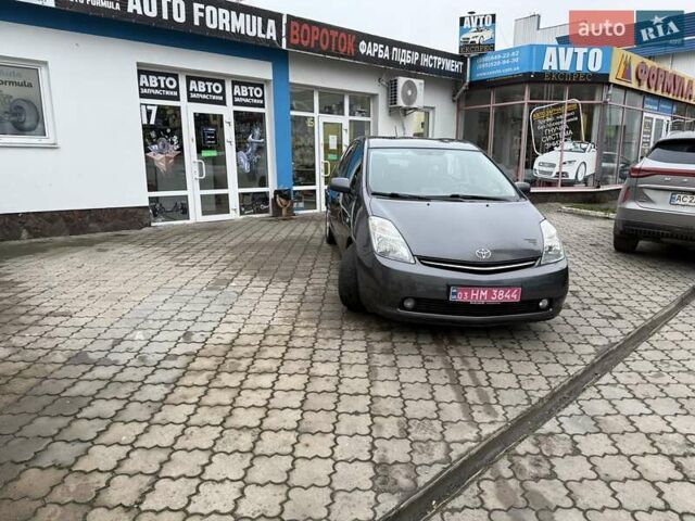 Серый Тойота Приус, объемом двигателя 1.5 л и пробегом 278 тыс. км за 7650 $, фото 2 на Automoto.ua