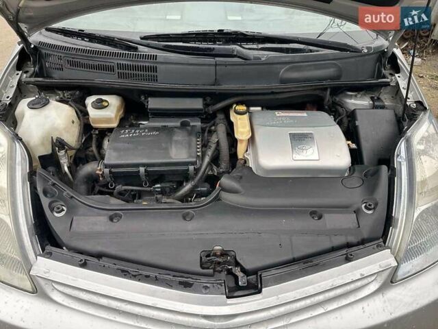 Сірий Тойота Пріус, об'ємом двигуна 1.5 л та пробігом 182 тис. км за 7900 $, фото 9 на Automoto.ua