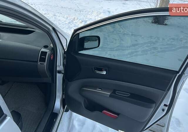 Серый Тойота Приус, объемом двигателя 1.5 л и пробегом 250 тыс. км за 7999 $, фото 7 на Automoto.ua