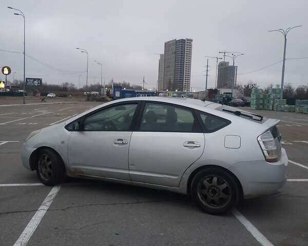 Серый Тойота Приус, объемом двигателя 1.5 л и пробегом 250 тыс. км за 4999 $, фото 8 на Automoto.ua