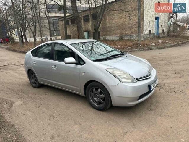 Сірий Тойота Пріус, об'ємом двигуна 1.5 л та пробігом 182 тис. км за 7900 $, фото 1 на Automoto.ua