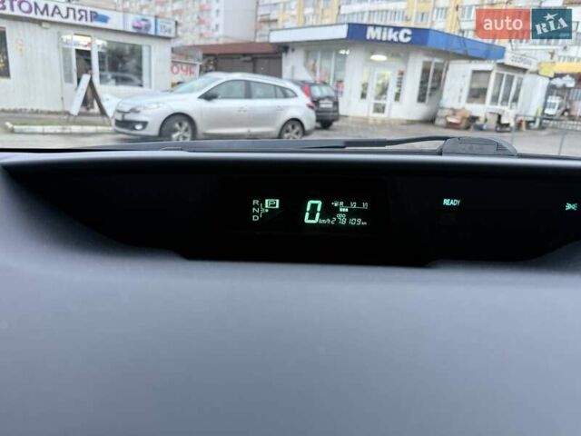 Серый Тойота Приус, объемом двигателя 1.5 л и пробегом 278 тыс. км за 7650 $, фото 16 на Automoto.ua