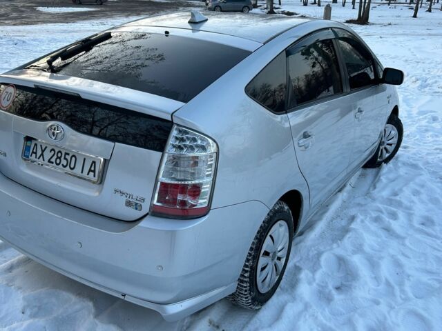 Серый Тойота Приус, объемом двигателя 1.5 л и пробегом 250 тыс. км за 7999 $, фото 1 на Automoto.ua