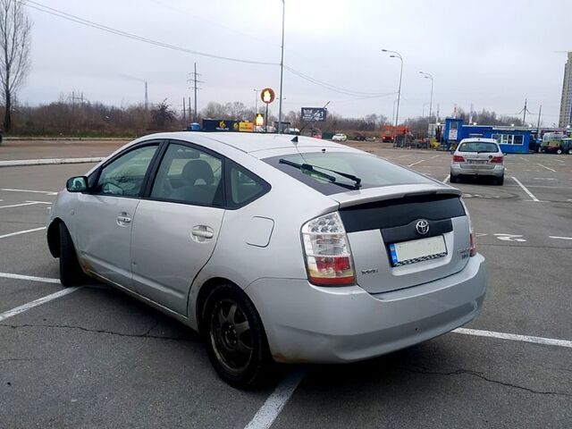 Сірий Тойота Пріус, об'ємом двигуна 1.5 л та пробігом 250 тис. км за 4999 $, фото 2 на Automoto.ua