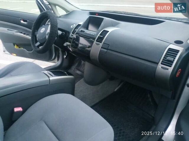 Серый Тойота Приус, объемом двигателя 1.5 л и пробегом 250 тыс. км за 4999 $, фото 46 на Automoto.ua