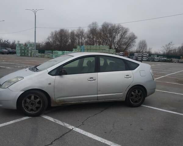 Серый Тойота Приус, объемом двигателя 1.5 л и пробегом 250 тыс. км за 4999 $, фото 4 на Automoto.ua