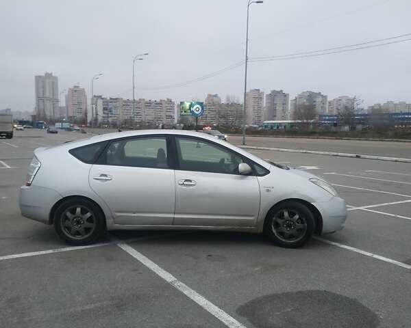 Серый Тойота Приус, объемом двигателя 1.5 л и пробегом 250 тыс. км за 4999 $, фото 16 на Automoto.ua