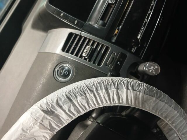 Серый Тойота Приус, объемом двигателя 4 л и пробегом 300 тыс. км за 4200 $, фото 5 на Automoto.ua