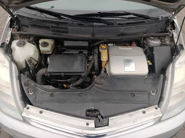 Серый Тойота Приус, объемом двигателя 1.5 л и пробегом 274 тыс. км за 5990 $, фото 6 на Automoto.ua