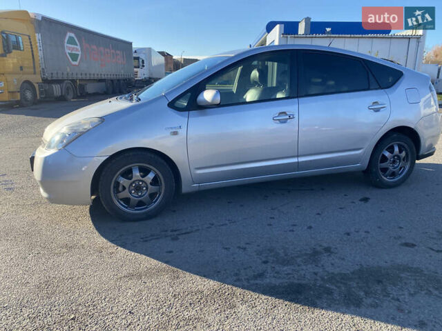 Серый Тойота Приус, объемом двигателя 1.5 л и пробегом 365 тыс. км за 6200 $, фото 6 на Automoto.ua