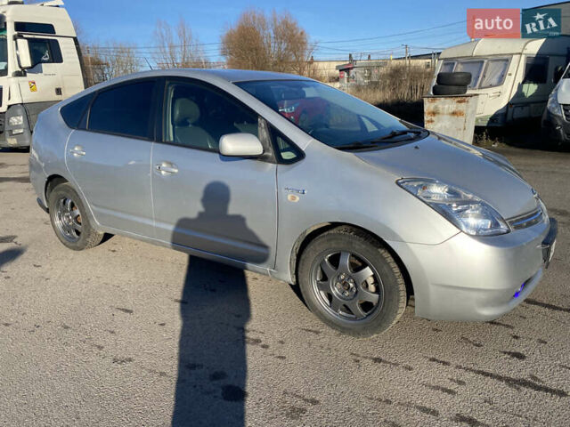 Серый Тойота Приус, объемом двигателя 1.5 л и пробегом 365 тыс. км за 6200 $, фото 11 на Automoto.ua