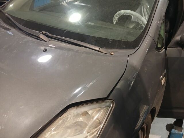 Серый Тойота Приус, объемом двигателя 4 л и пробегом 300 тыс. км за 4200 $, фото 2 на Automoto.ua