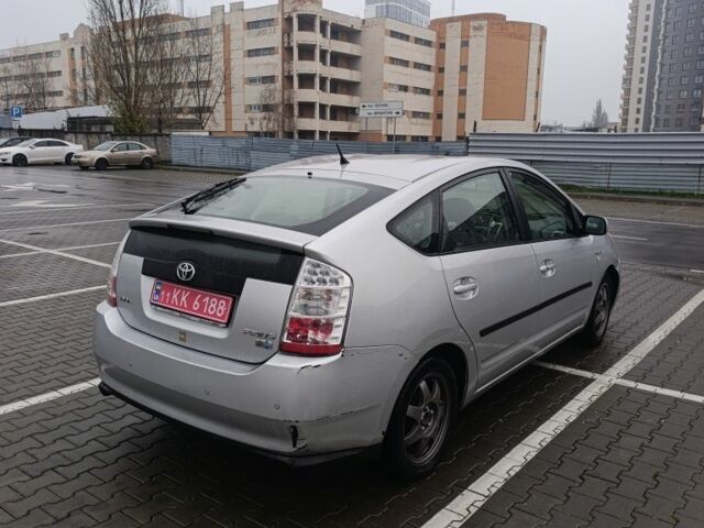 Серый Тойота Приус, объемом двигателя 1.5 л и пробегом 274 тыс. км за 5990 $, фото 4 на Automoto.ua