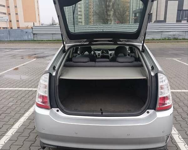 Сірий Тойота Пріус, об'ємом двигуна 1.5 л та пробігом 274 тис. км за 5999 $, фото 12 на Automoto.ua