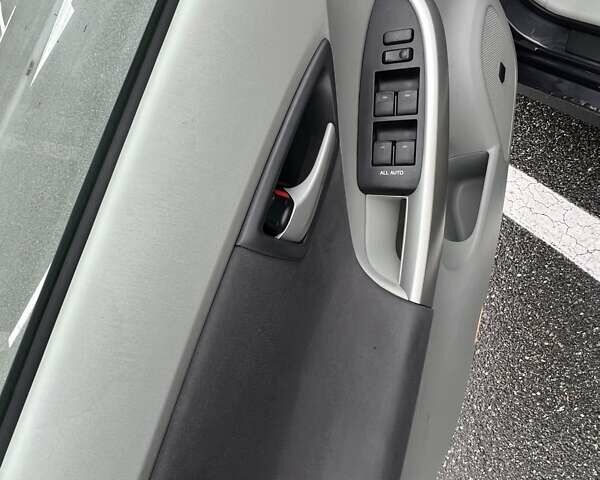 Серый Тойота Приус, объемом двигателя 1.8 л и пробегом 285 тыс. км за 9800 $, фото 8 на Automoto.ua