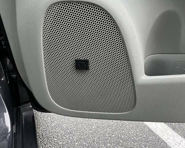 Серый Тойота Приус, объемом двигателя 1.8 л и пробегом 285 тыс. км за 9800 $, фото 18 на Automoto.ua