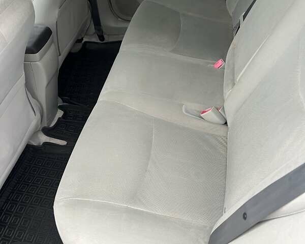 Серый Тойота Приус, объемом двигателя 1.8 л и пробегом 285 тыс. км за 9800 $, фото 15 на Automoto.ua