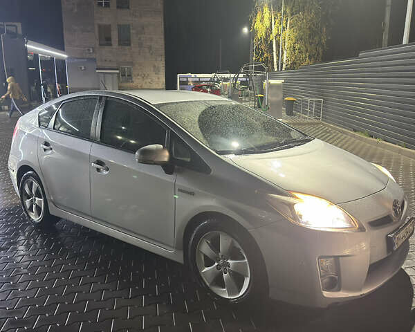 Серый Тойота Приус, объемом двигателя 1.8 л и пробегом 300 тыс. км за 9000 $, фото 3 на Automoto.ua