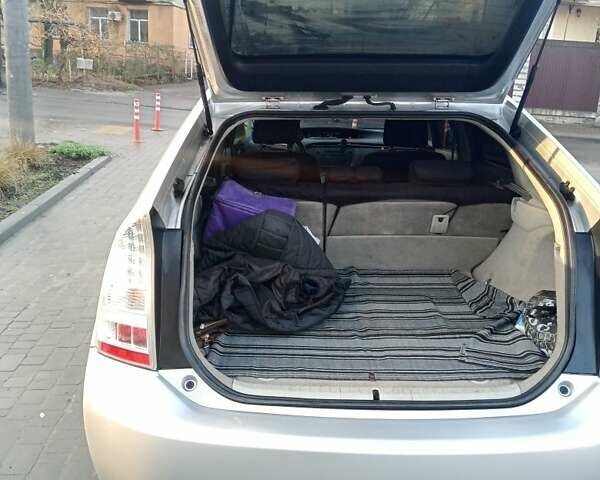 Серый Тойота Приус, объемом двигателя 1.8 л и пробегом 420 тыс. км за 8700 $, фото 4 на Automoto.ua