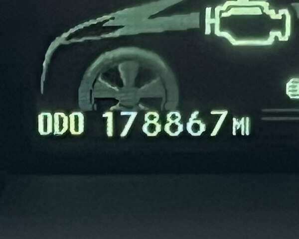 Серый Тойота Приус, объемом двигателя 1.8 л и пробегом 285 тыс. км за 9800 $, фото 11 на Automoto.ua