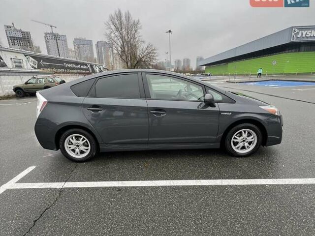 Серый Тойота Приус, объемом двигателя 1.8 л и пробегом 285 тыс. км за 9800 $, фото 1 на Automoto.ua