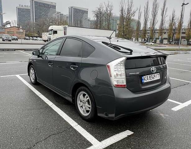 Серый Тойота Приус, объемом двигателя 1.8 л и пробегом 285 тыс. км за 9800 $, фото 4 на Automoto.ua