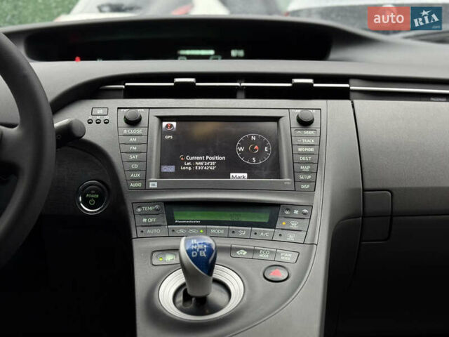 Сірий Тойота Пріус, об'ємом двигуна 1.8 л та пробігом 267 тис. км за 8900 $, фото 51 на Automoto.ua