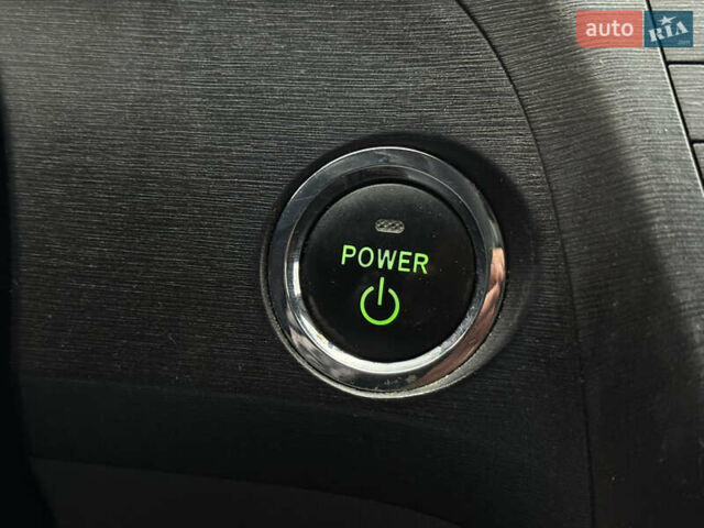 Сірий Тойота Пріус, об'ємом двигуна 1.8 л та пробігом 267 тис. км за 8900 $, фото 58 на Automoto.ua