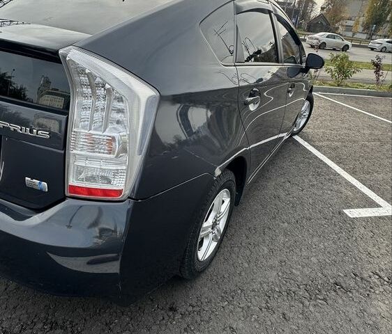 Серый Тойота Приус, объемом двигателя 1.8 л и пробегом 373 тыс. км за 11500 $, фото 13 на Automoto.ua