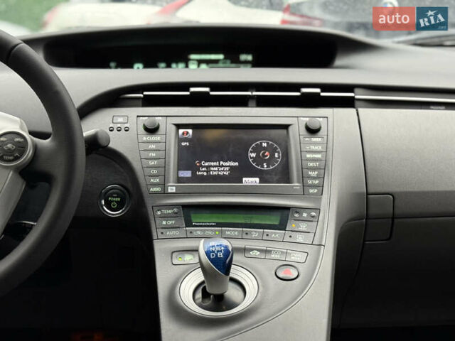 Сірий Тойота Пріус, об'ємом двигуна 1.8 л та пробігом 267 тис. км за 8900 $, фото 46 на Automoto.ua