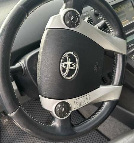 Серый Тойота Приус, объемом двигателя 1.8 л и пробегом 300 тыс. км за 11500 $, фото 12 на Automoto.ua