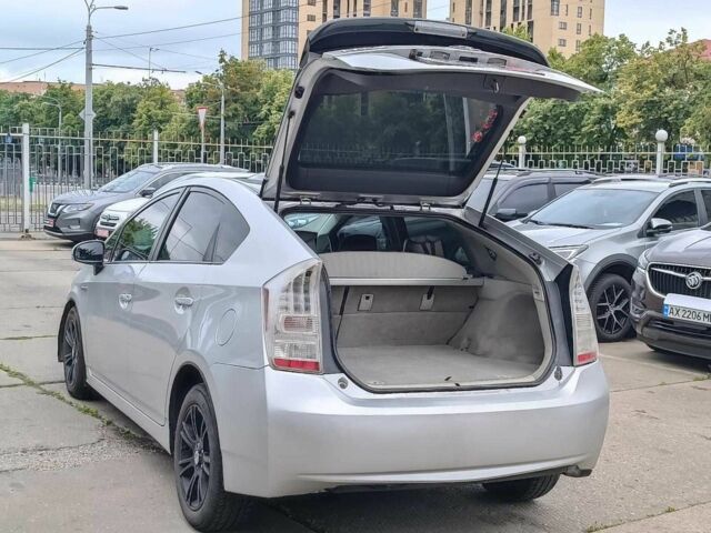Серый Тойота Приус, объемом двигателя 1.8 л и пробегом 288 тыс. км за 6540 $, фото 12 на Automoto.ua