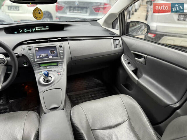 Сірий Тойота Пріус, об'ємом двигуна 1.8 л та пробігом 267 тис. км за 8900 $, фото 49 на Automoto.ua