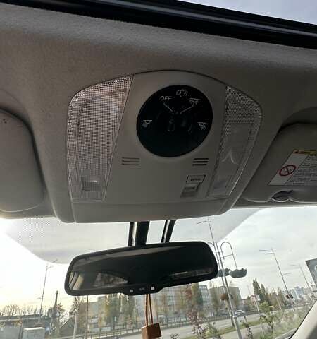 Серый Тойота Приус, объемом двигателя 1.8 л и пробегом 300 тыс. км за 11500 $, фото 14 на Automoto.ua